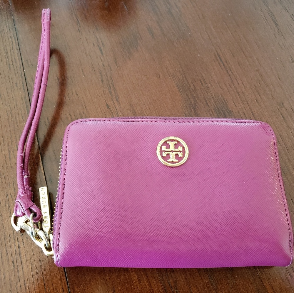 Tory Burch Robinson Pink and Gold Wristlet